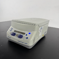 Eppendorf 5424 Centrifuge image 1